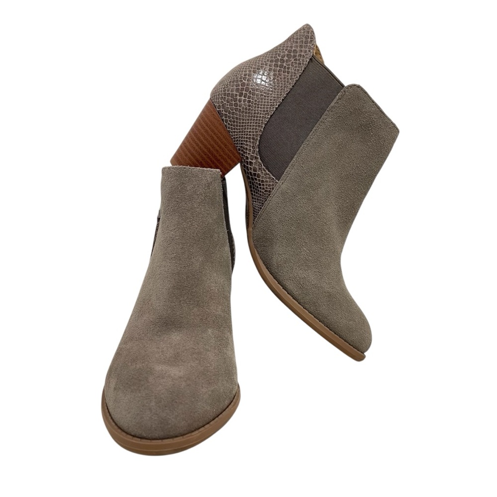 Vionic Anne Suede Gray Embossed Snake Print Bootie Size 6
